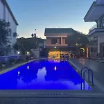 Ξενοδοχείο με διαμερίσματα Begonvil Garden Φετιγιέ